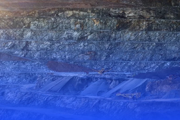 quarry-wall-with-excavators